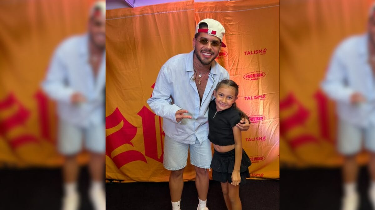 Pedro Leonardo prestigia o irm&atilde;o Z&eacute; Felipe durante Carnaval em Balne&aacute;rio Cambori&uacute;