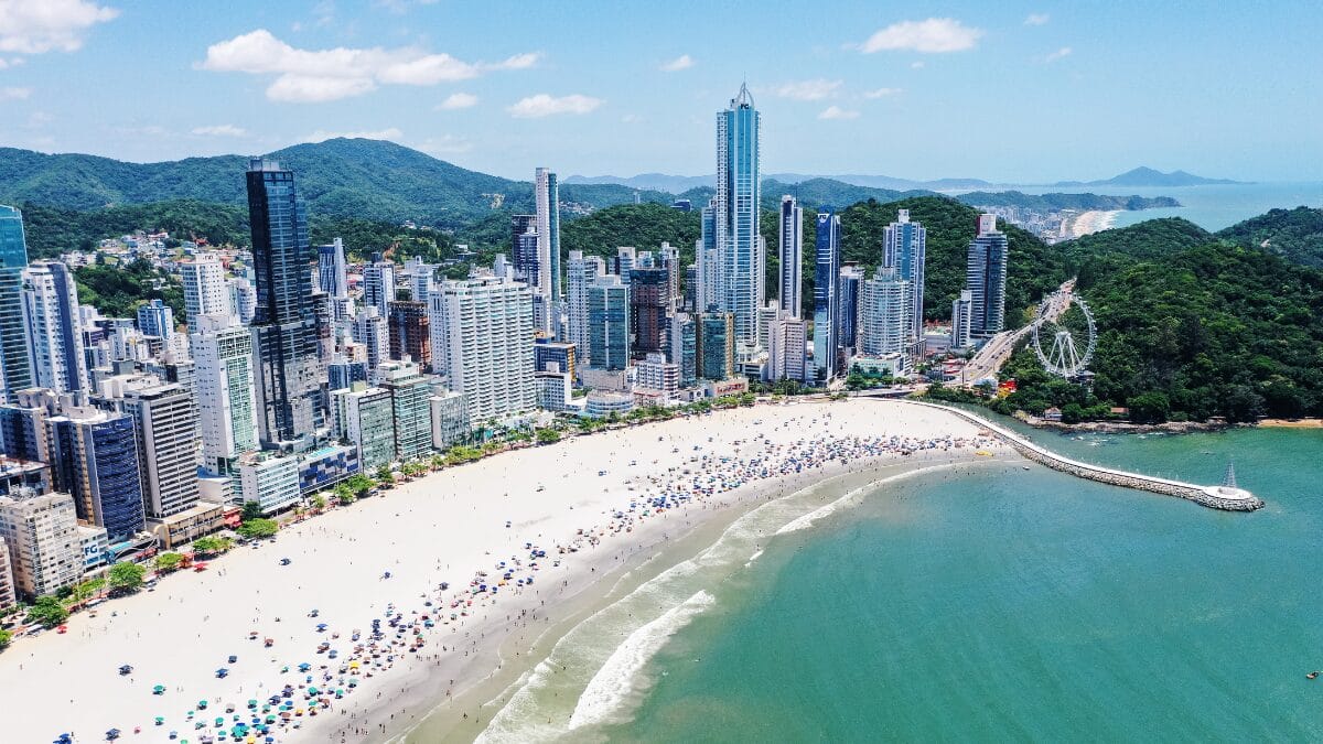 Praia Central de Balne&aacute;rio Cambori&uacute;