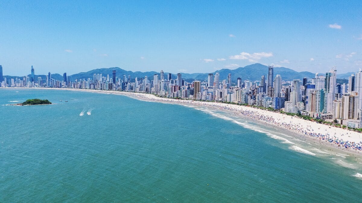 Praia Central de Balne&aacute;rio Cambori&uacute;