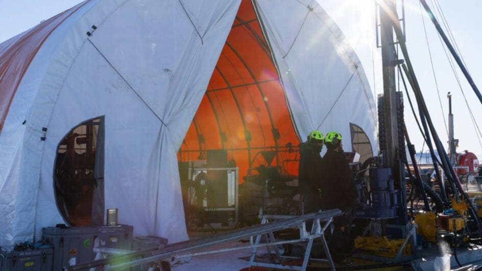 Instalado na Elevação de Gelo de Crary, o acampamento fica a cerca de 700 km da estação científica mais próxima. Fotos: Reprodução/ Instagram