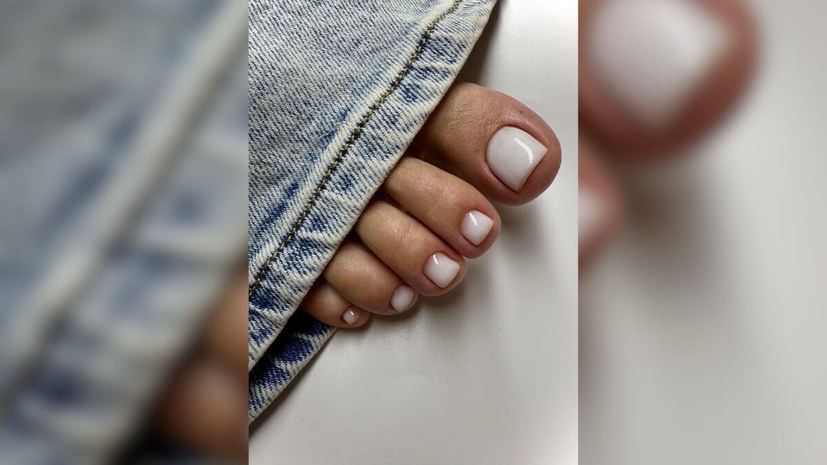 Esmaltes para os p&eacute;s que n&atilde;o saem de moda