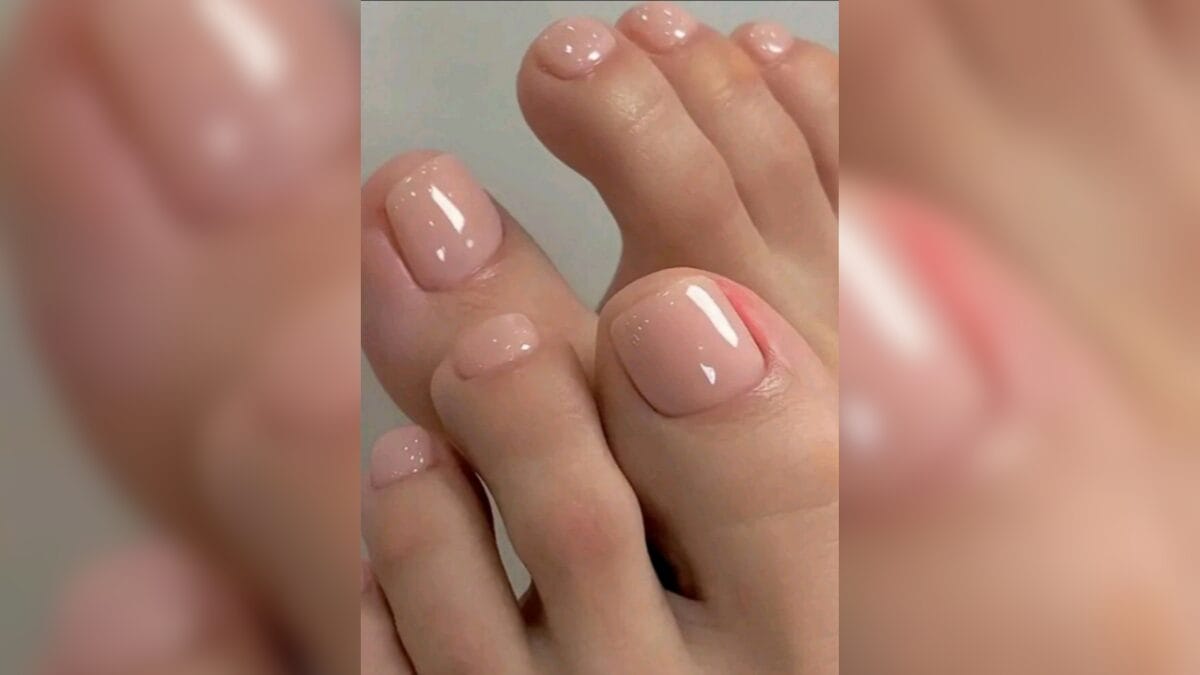 Esmaltes para os p&eacute;s que n&atilde;o saem de moda