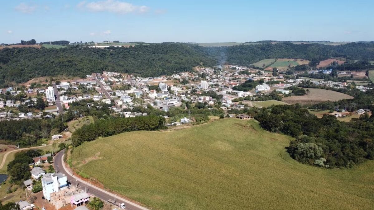 Varge&atilde;o, no Oeste, est&aacute; na borda de cratera formada por queda de meteorito h&aacute; mais de 80 milh&otilde;es de anos (Foto: Prefeitura de Varge&atilde;o, Divulga&ccedil;&atilde;o)