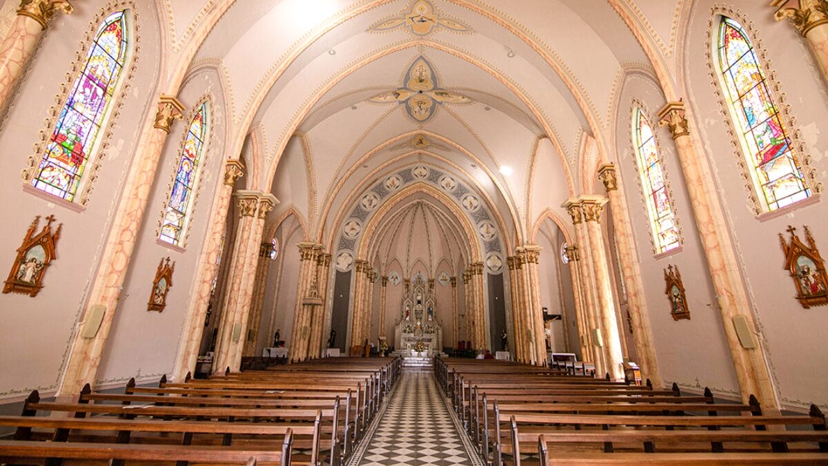 A Igreja Matriz São Luiz Gonzaga é considerada o maior cartão-postal da cidade (Foto: Portal de Turismo de Xaxim, Divulgação)