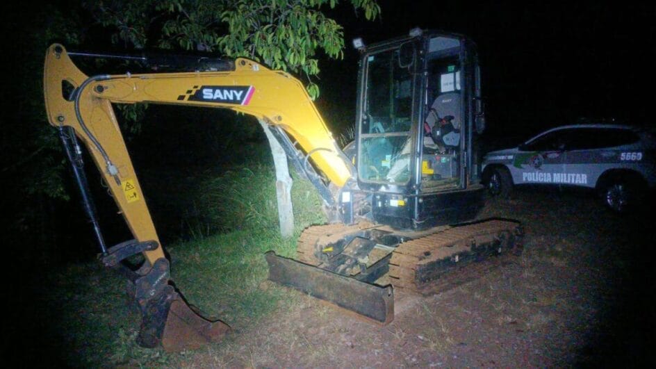 Operação encontra caminhões e máquina furtados no RS em desmanche e propriedades no Oeste de SC