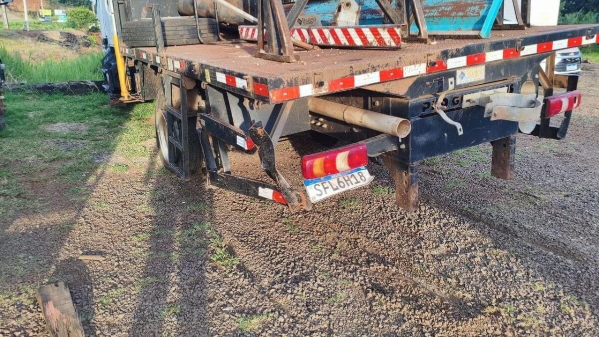 Operação encontra caminhões e máquina furtados no RS em desmanche e propriedades no Oeste de SC