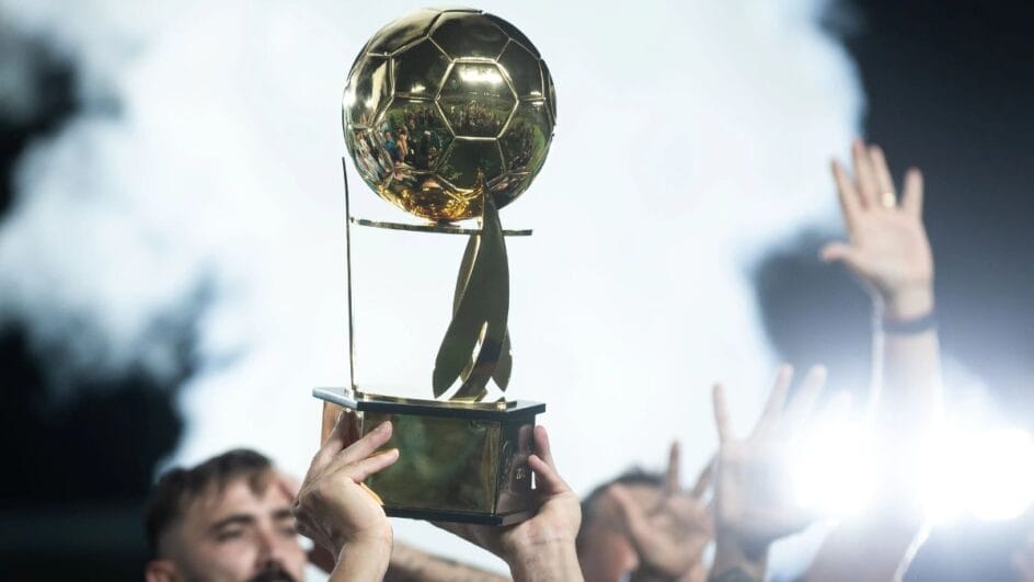 Troféu da Copa Verde (Foto: Heber Gomes, CBF)