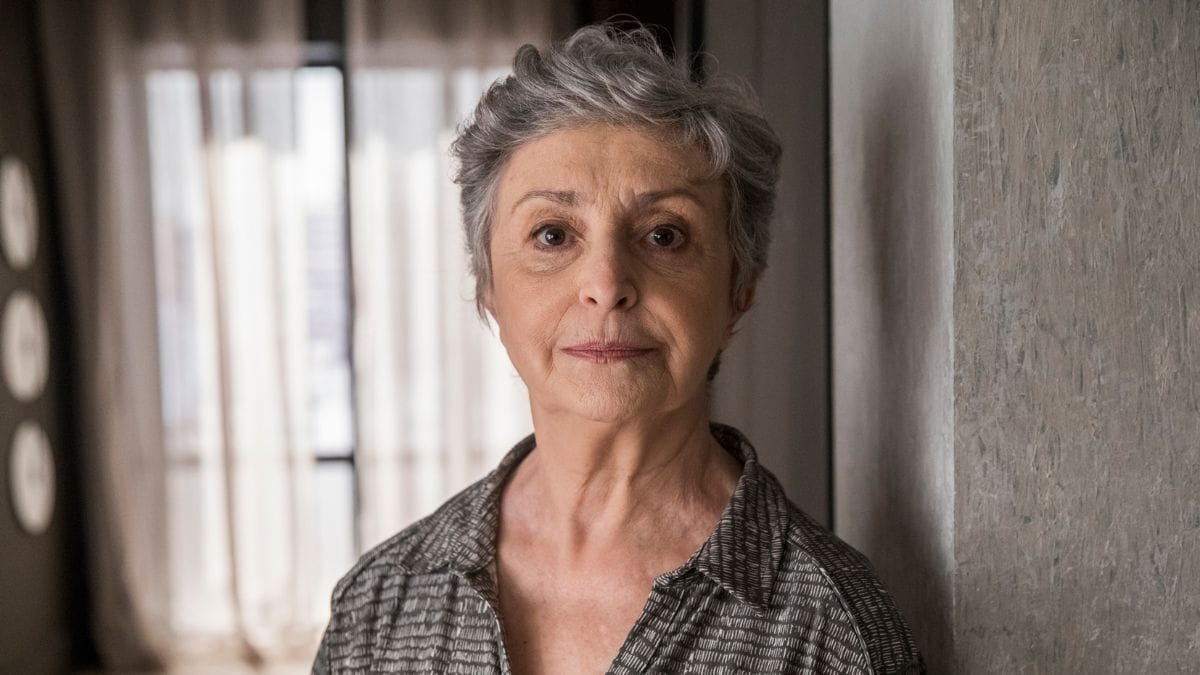 Vivi casa de preto com Camilo e Paolla Oliveira comenta o momento da personagemBerta ( Ana L&uacute;cia Torre )