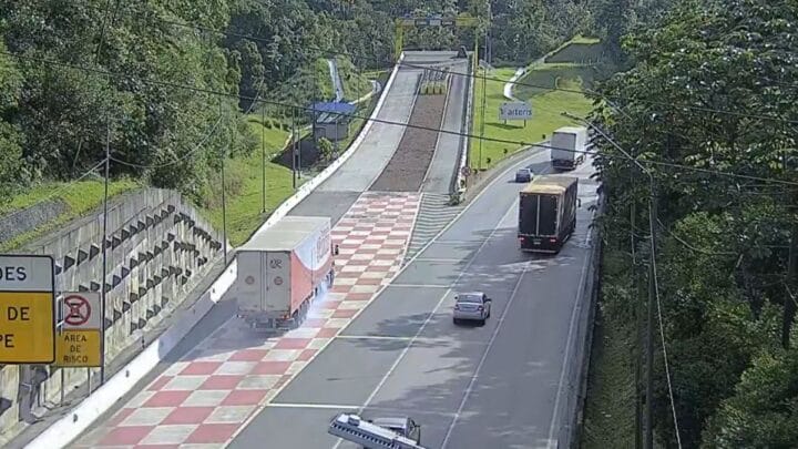 Área de escape BR-376