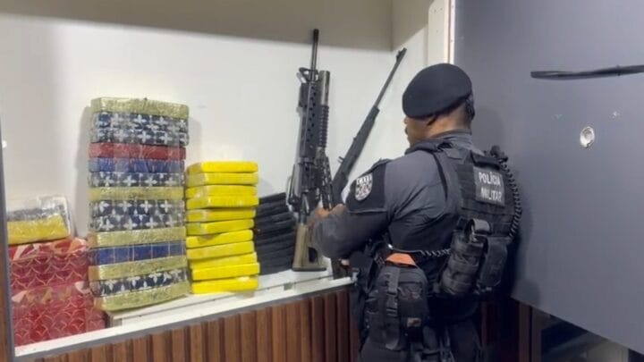 Armamento de “guerra” é encontrado após suspeita de planejamento de ataques em SC