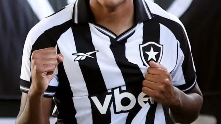 Botafogo anuncia jogador revelado pelo Flamengo
