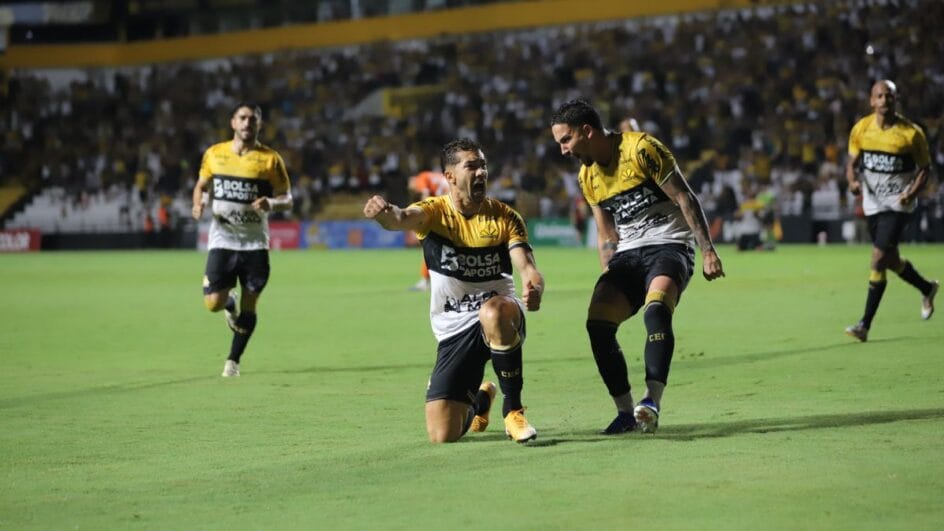 Criciúma venceu o Camboriú em casa (Foto: Celso da Luz, CEC)