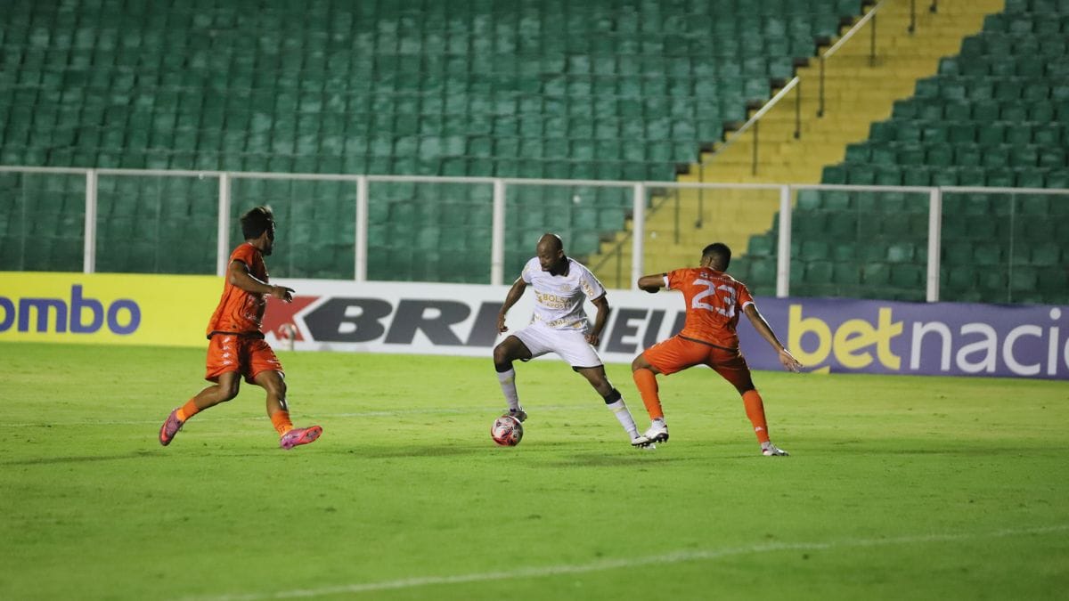 Cambura venceu o primeiro duelo (Foto: Celso da Luz, Criciúma)