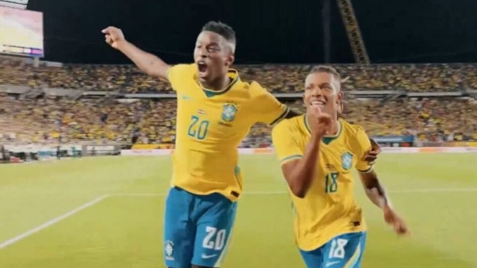 Danilo e Luiz Henrique comemoram gol do Brasil contra Croácia (Foto: Reprodução, X, CBF)