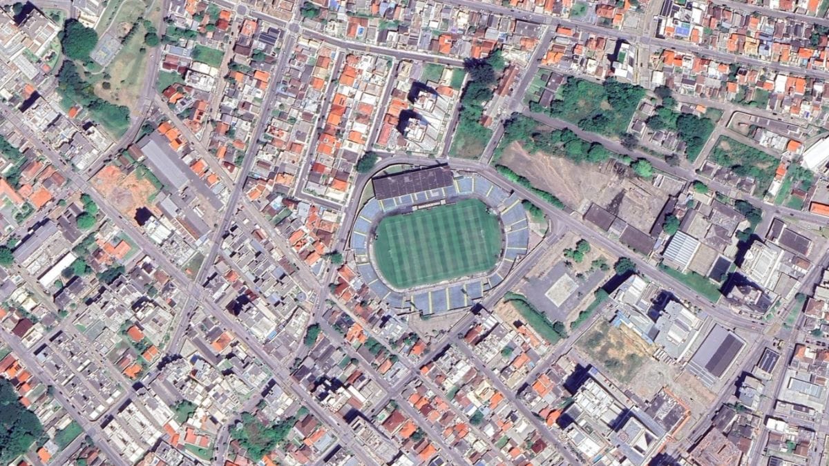 Imagem de satélite do estádio do Fiqueirense, no Continente, em Florianópolis, em 2025