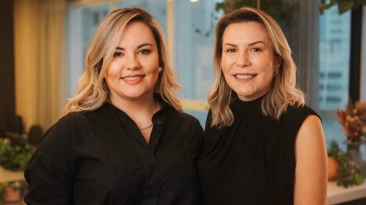 Leyde (esquerda) e Jhosy Ludwig Pereira (direita), irmãs catarinenses e fundadoras da rede LypeDepyl, em retrato corporativo