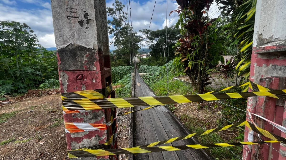 Ponte de arame arrebenta e deixa crian&ccedil;as feridas na Grande Florian&oacute;polis 