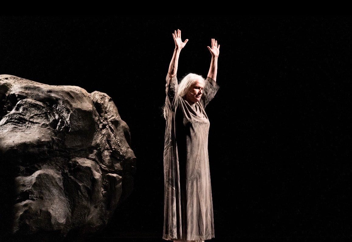 Vera Holtz na pe&ccedil;a Fic&ccedil;&otilde;es