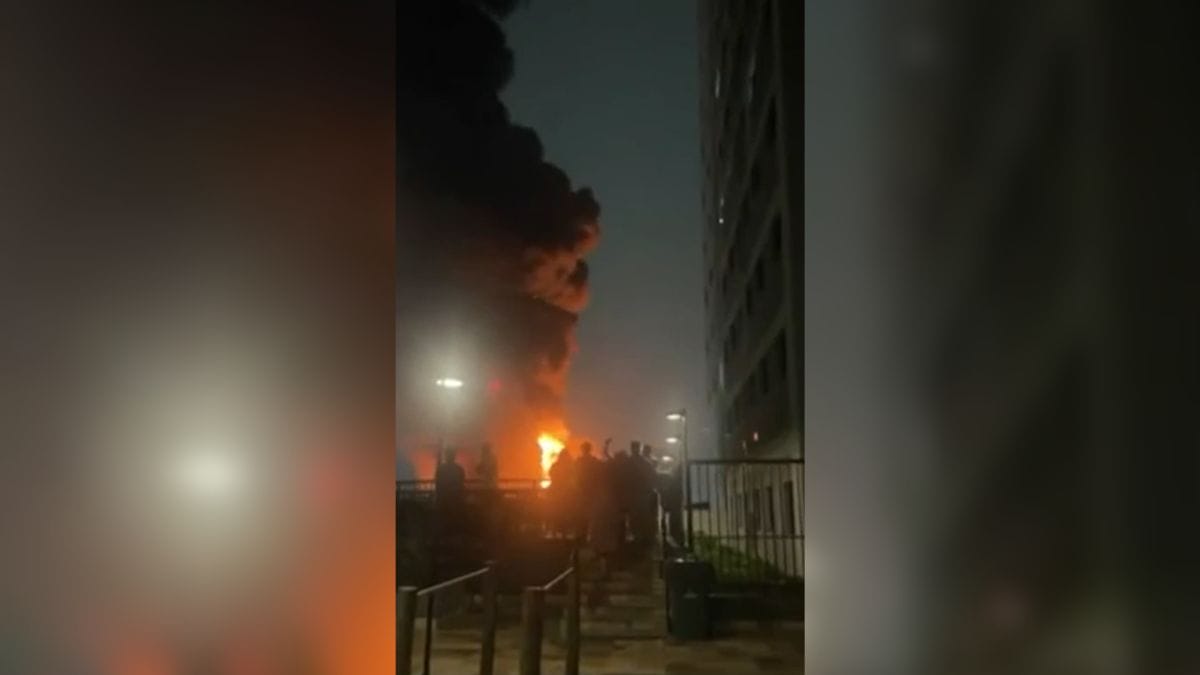 Fotos mostram inc&ecirc;ndio de grandes propor&ccedil;&otilde;es em distribuidora de tintas em SP (2)