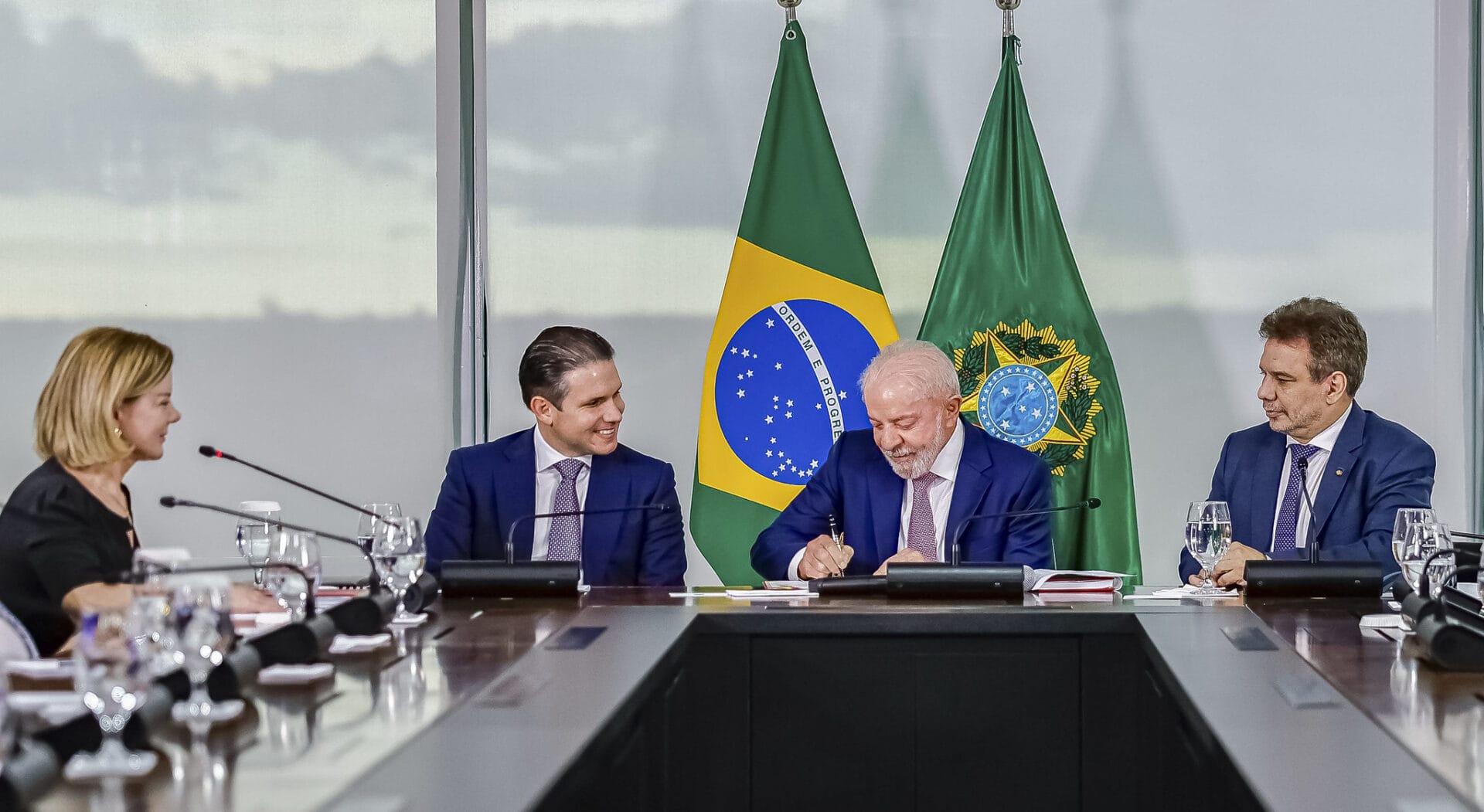 24.03.2026 - Presidente da República, Luiz Inácio Lula da Silva, durante a sanção do Projeto de Lei nº 5582, de 2025, que institui o marco legal do combate ao crime organizado no Brasil (Antifacção), no Palácio do Planalto. Brasília - DF.