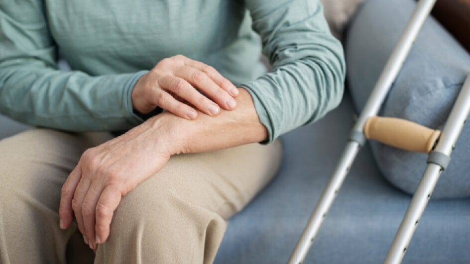 Segundo a OMS, 4 milhões sofrem com a doença degenerativa no mundo (Foto: Banco de Imagens)