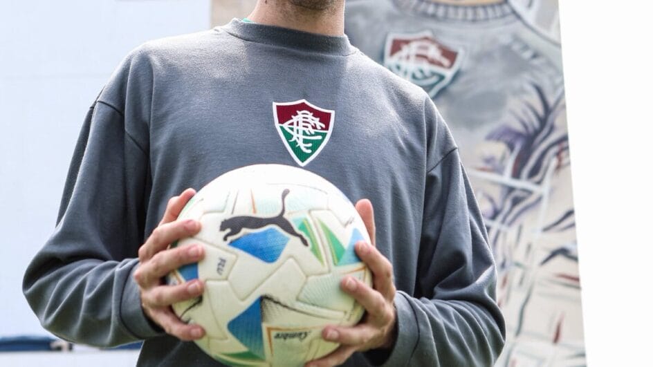 Jogador assinou contrato de cinco anos com o Flu (Foto: Divulgação, Fluminense)