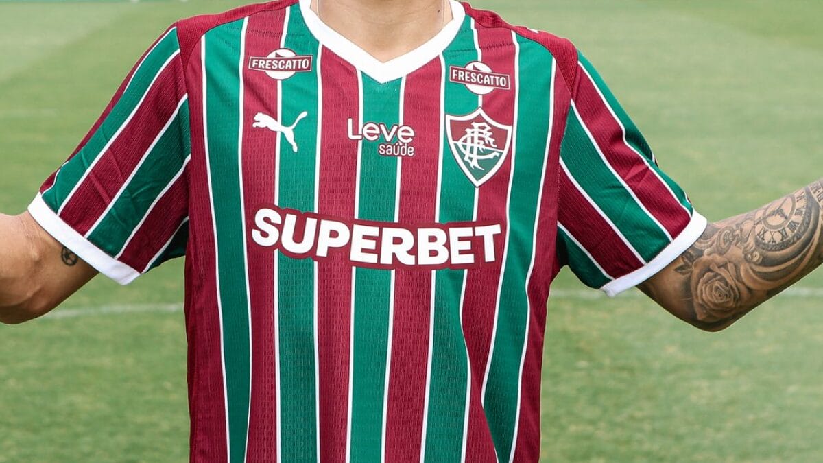 Jogador assinou contrato de quatro anos com o Flu (Foto: Divulgação, Fluminense)