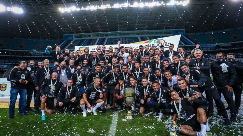 Jogadores foram campeões do Gauchão (Foto: Lucas Uebel, GFBPA)