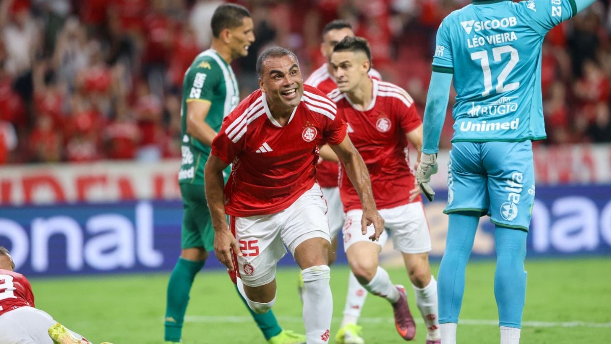 Mercado marcou o primeiro gol da vitória do Inter contra a Chapecoense