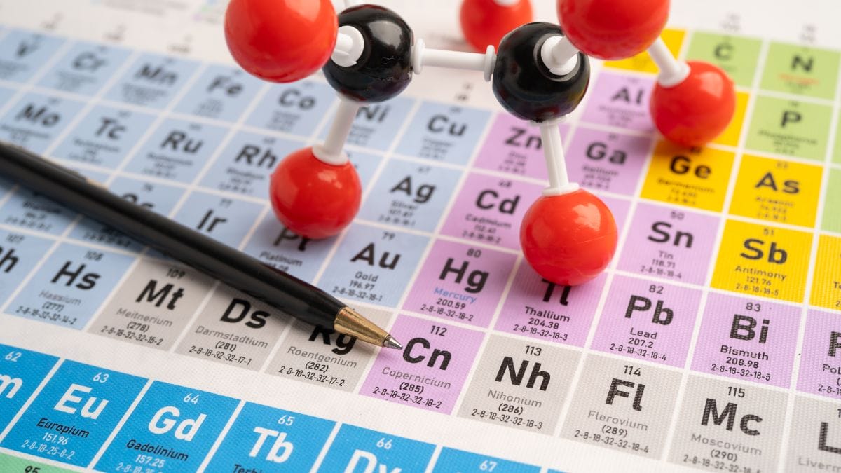 Pept&iacute;deos s&atilde;o cadeias de amino&aacute;cidos que atuam como sinalizadores celulares no organismo