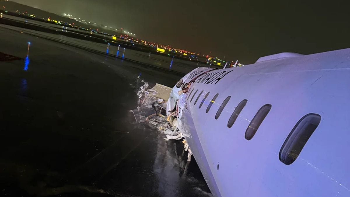 Avião fica destruído após acidente no aeroporto LaGuardia, em Nova York
