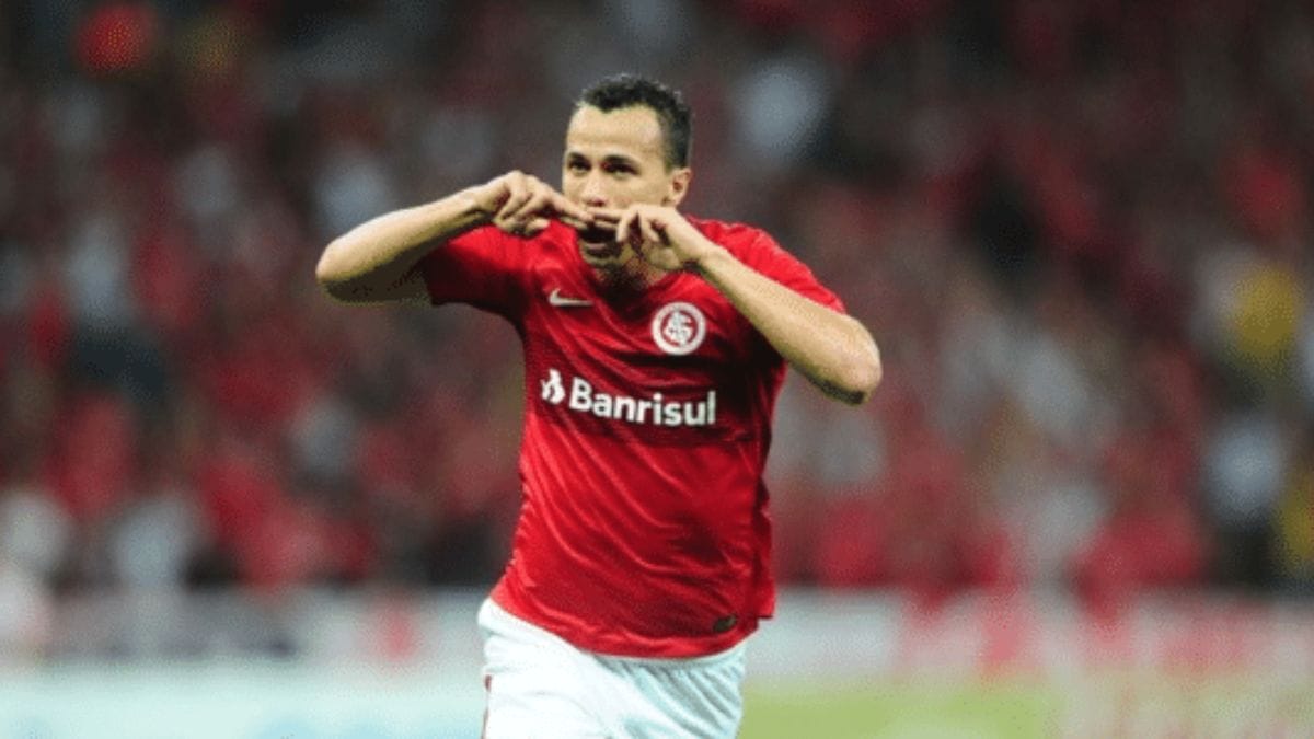 Leandro Damião em ação pelo Internacional (Foto: Ricardo Duarte, Internacional)