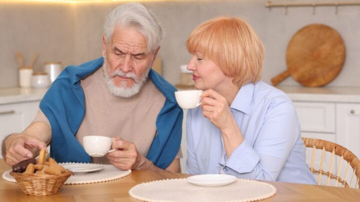 Saiba por que esperar até as 9h30 para tomar o primeiro café aumenta sua energia