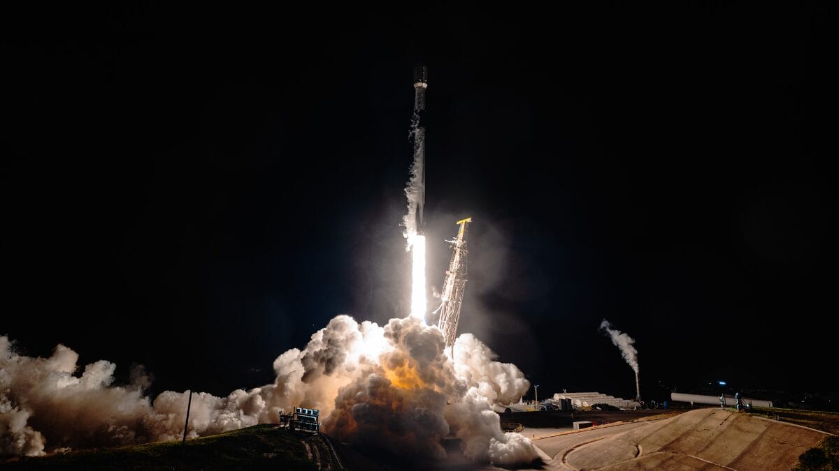 SpaceX já tem dia para lançar 25 satélites Starlink e provoca