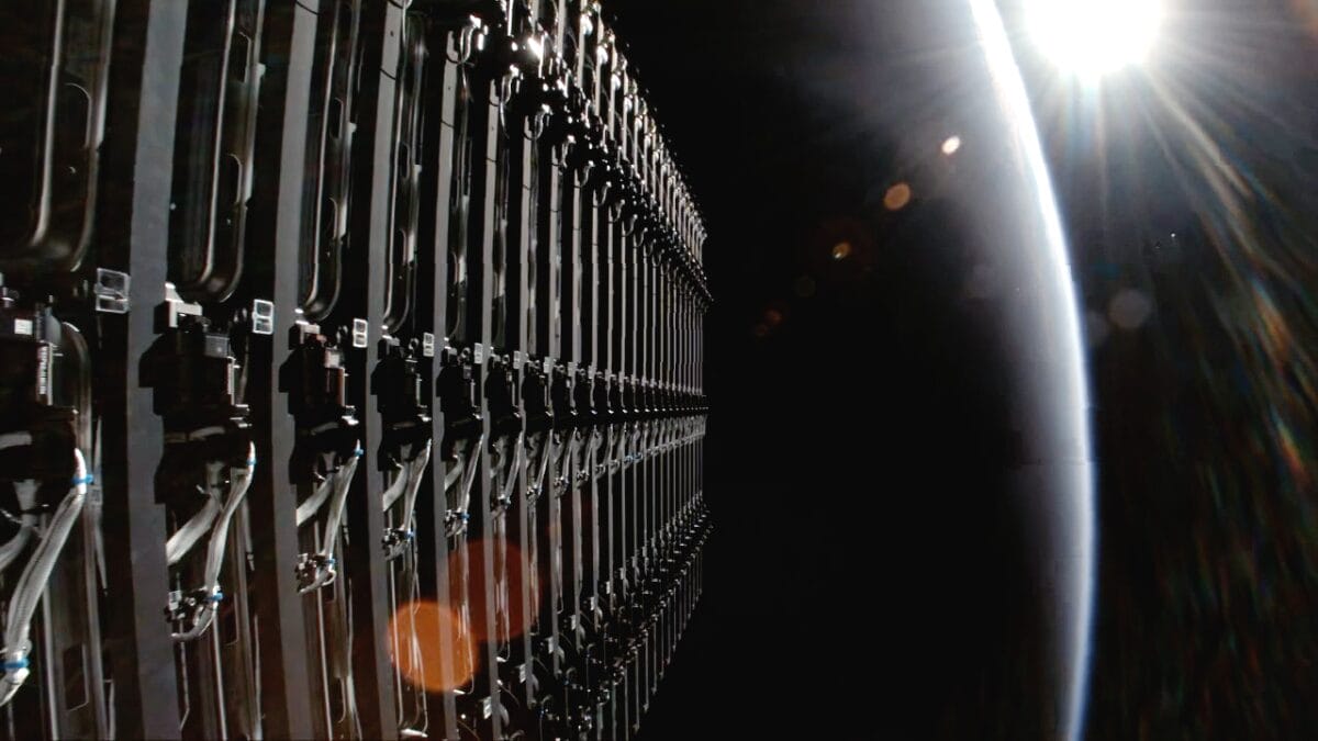 SpaceX j&aacute; tem dia para lan&ccedil;ar 25 sat&eacute;lites Starlink e provoca alerta de estrondos s&ocirc;nicos