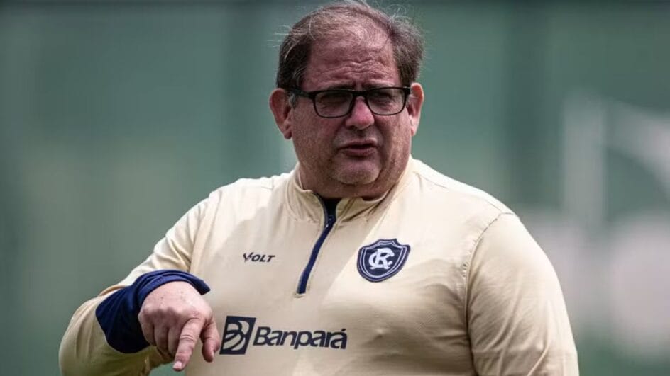 Técnico Guto Ferreira no comando do Remo no fim da temporada 2025