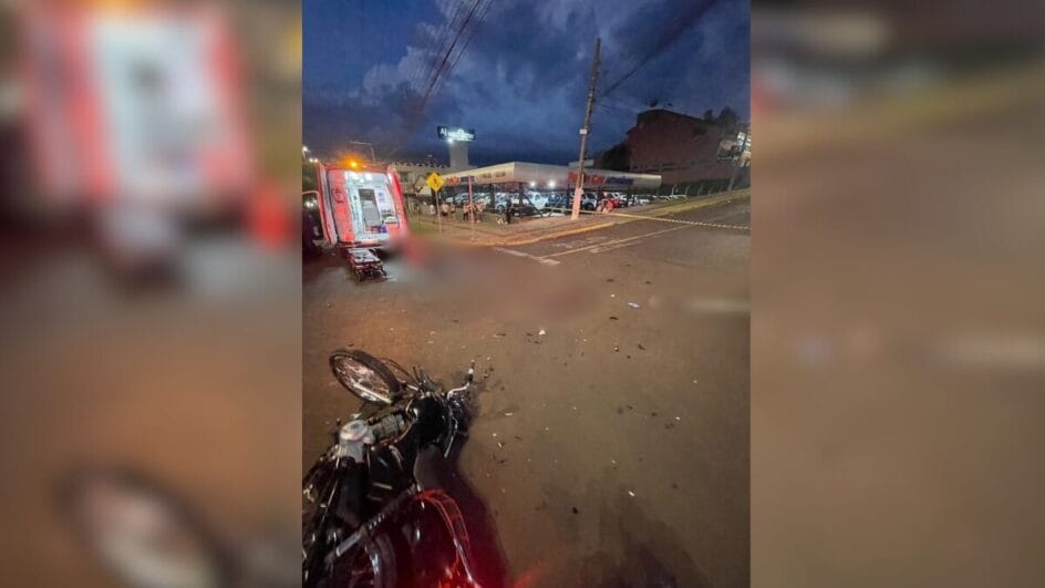Acidente aconteceu em Chapecó (Foto: PMSC, Divulgação)