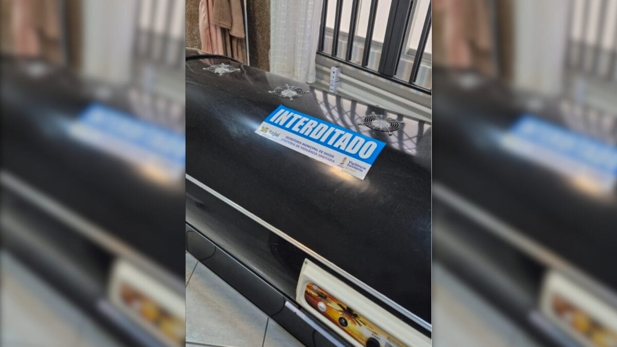 POL&Iacute;CIA CIVIL E VIGIL&Acirc;NCIA SANIT&Aacute;RIA APREENDEM 14 C&Acirc;MARAS DE BRONZEAMENTO IRREGULARES EM ITAJA