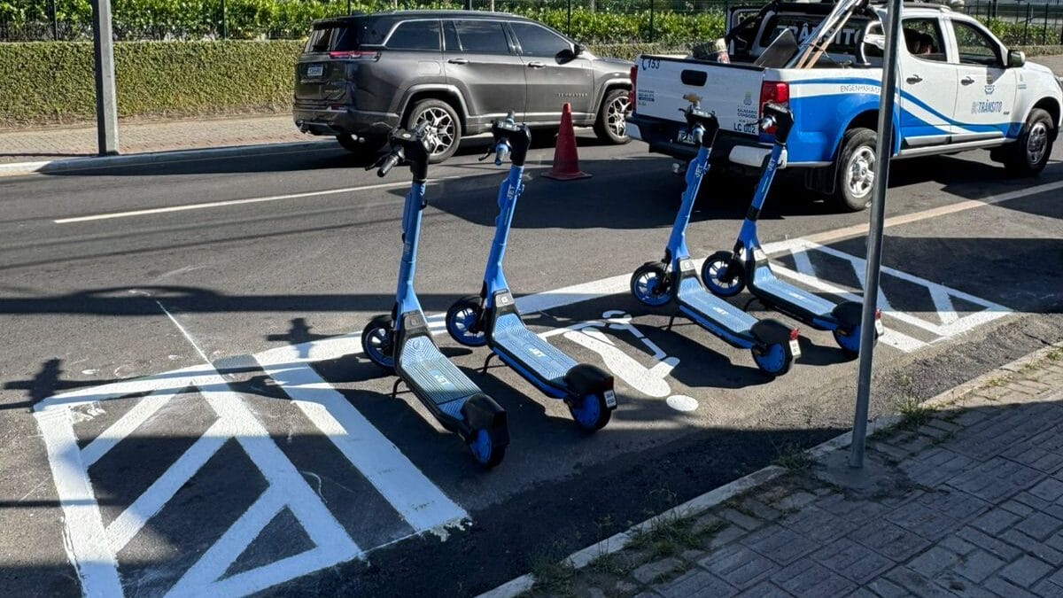 Estacionamento de patinetes em Balne&aacute;rio Cambori&uacute;