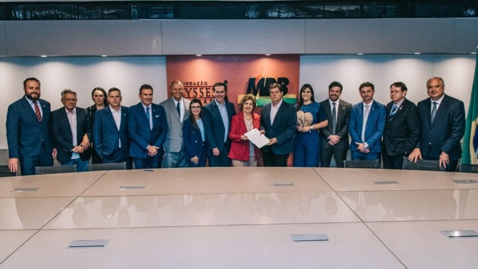 Documento foi assinado nesta terça-feira (3) (Foto: MDB, Divulgação)
