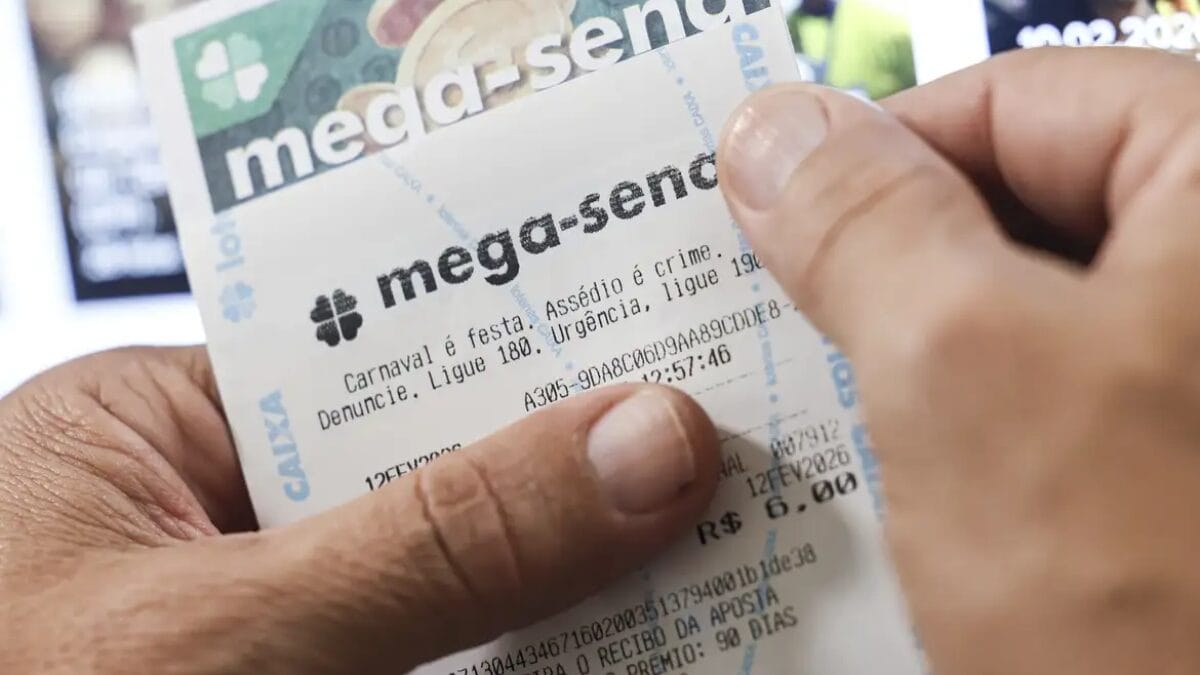 Mega-Sena tem prêmio de R$ 15 milhões nesta terça-feira (26) (Foto: Marcelo Camargo, Agência Brasil)