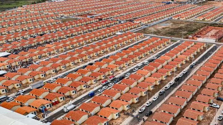 Pela proposta, o teto da faixa 4 subiria de R$ 12 mil para R$ 13 mil, caso seja aprovado (Foto: Ricardo Stuckert/PR)