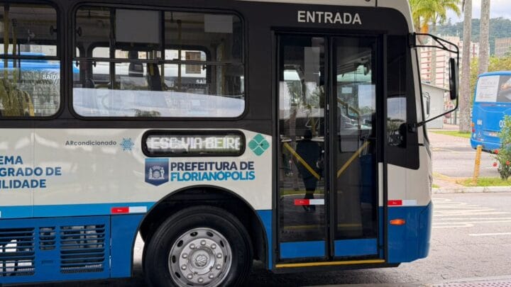 Passagem de ônibus em Florianópolis poderá ser paga com Pix; veja a partir de quando