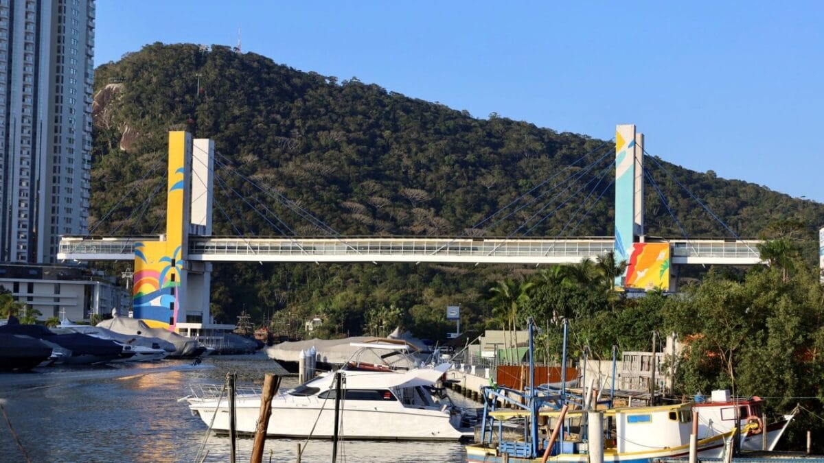 Passarela da Barra em Balne&aacute;rio Cambori&uacute;