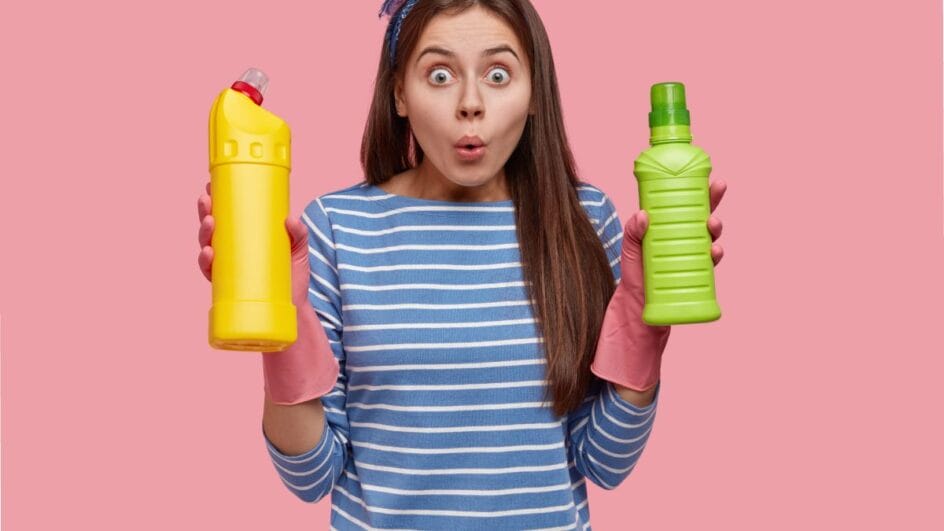 Frascos grandes podem ser transformados em pás ou regadores. Cortando a lateral e aproveitando a alça, é possível manipular terra ou adubo com facilidade, transportando grandes quantidades de forma prática (Foto: Banco de imagens)