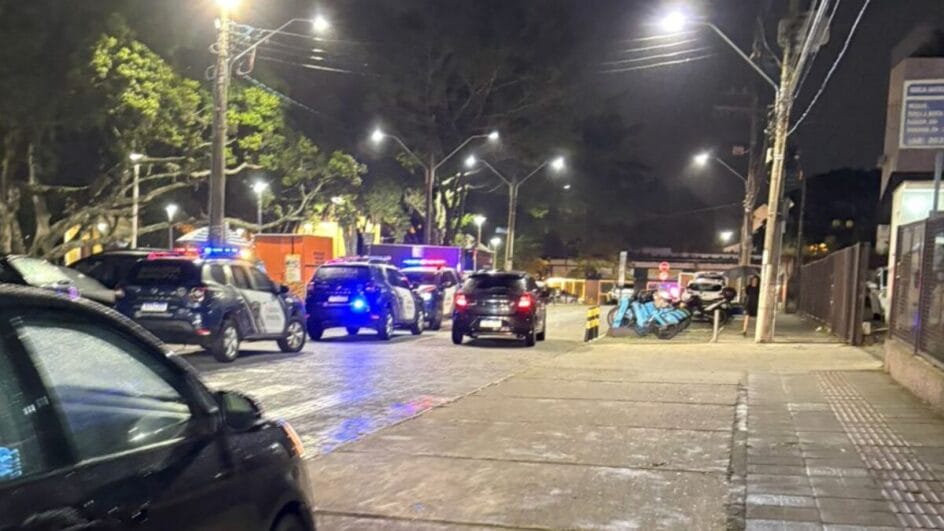 Guarda Municipal alegou falta de alvará (Foto: DCE, Reprodução)