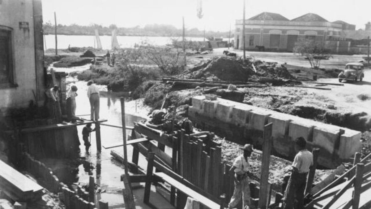 Conhe&ccedil;a como era o Porto de Itaja&iacute; antigamente (Foto: Porto de Itaja&iacute;, Arquivo) 
