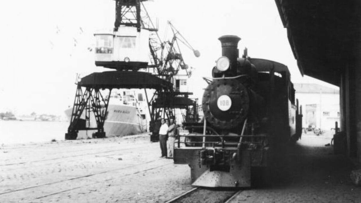 Conhe&ccedil;a como era o Porto de Itaja&iacute; antigamente (Foto: Porto de Itaja&iacute;, Arquivo) 