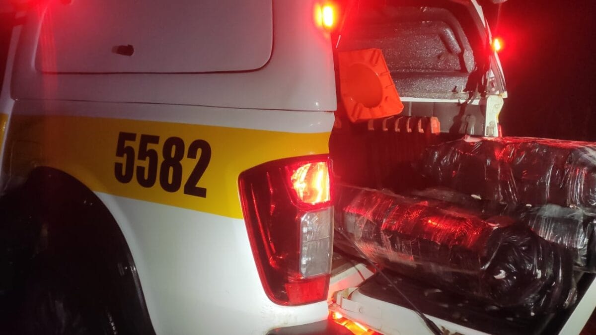 Acidente na SC-305 termina com apreensão de 130 kg de maconha em Guaraciaba