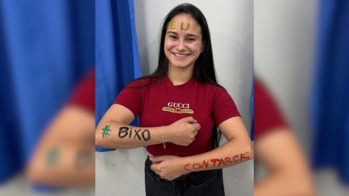Morta com a mãe pelo ex-padrasto, jovem celebrou recente formatura: “Sonho virando realidade”